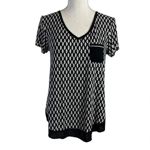 Anne Klein Black and White Top Small Spotted Front Pocket V Neck Short Sleeves - Picture 1 of 6